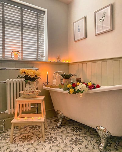 Bathroom wooden blinds 
