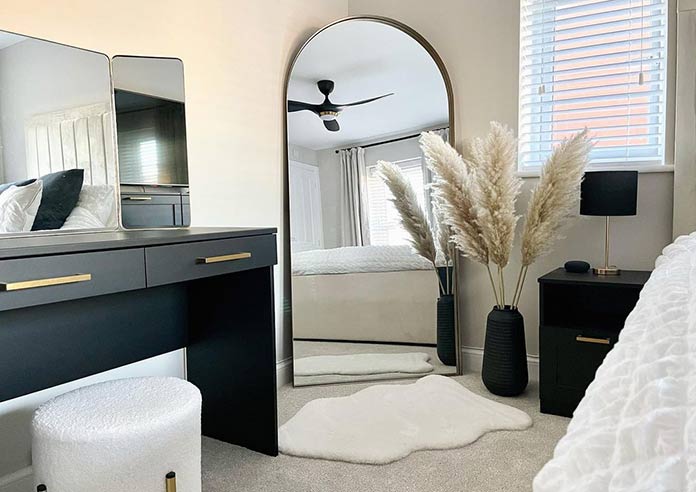 04/06/2024-The Benefits of Wooden Blinds | Blog | 247 Blinds