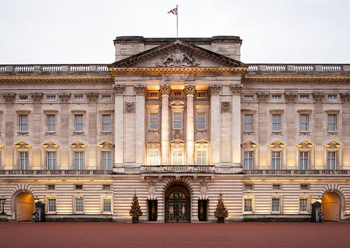 An outside view of Buckingham Palace