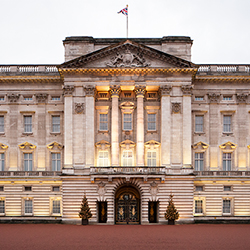 An outside view of Buckingham Palace