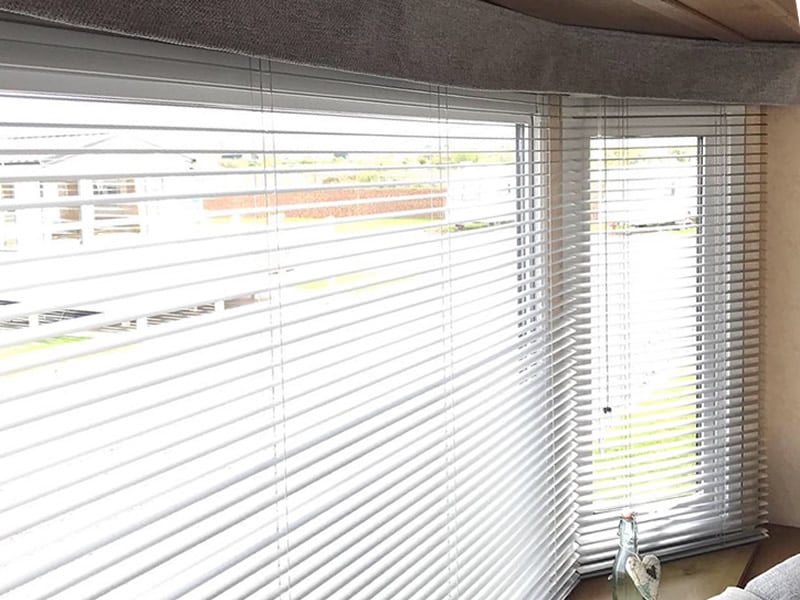 13/04/2021-How to dress a bay window: Ideas that suit every style