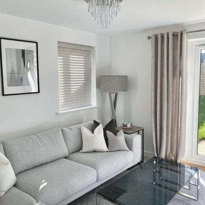 Free blinds samples moodboard neutral.